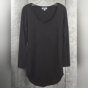 AtZ California Modest Top womens long black shirt top size medium Crew Neck